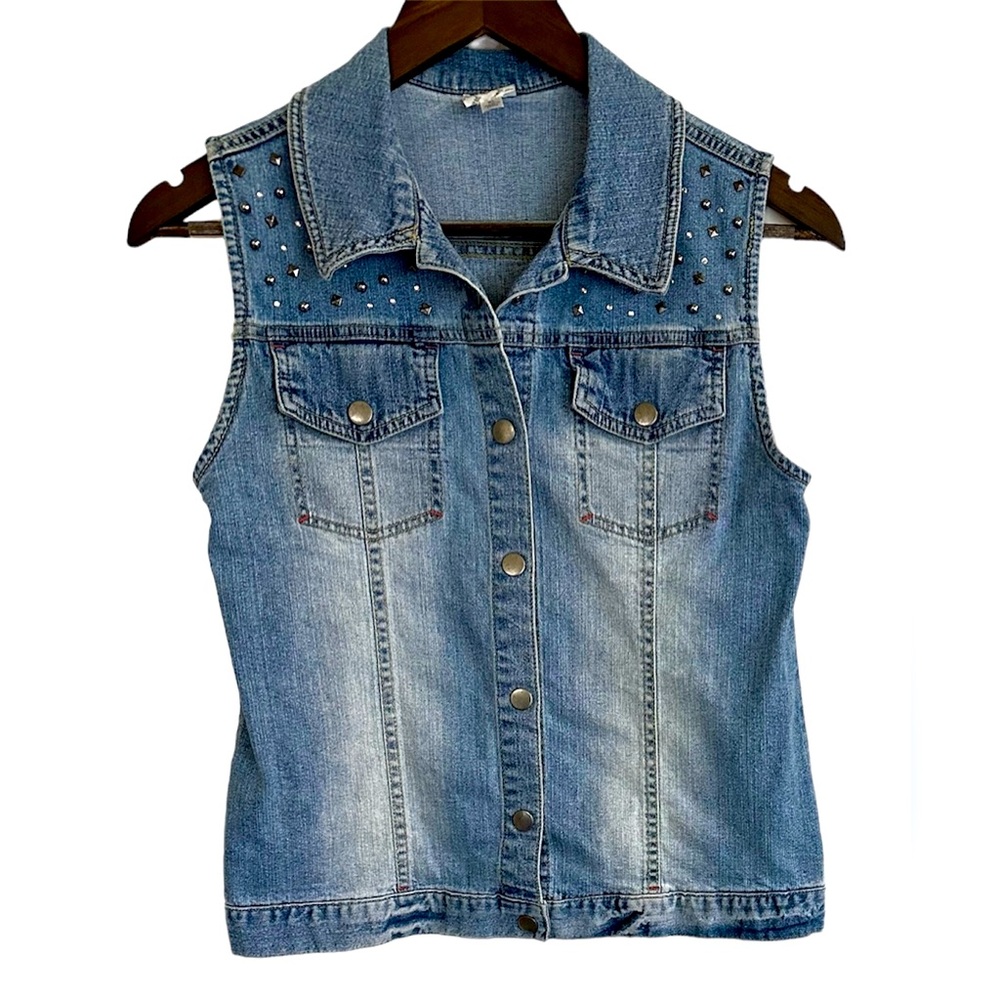 Disney D signed, light washed peace sign embellished vest youth XL